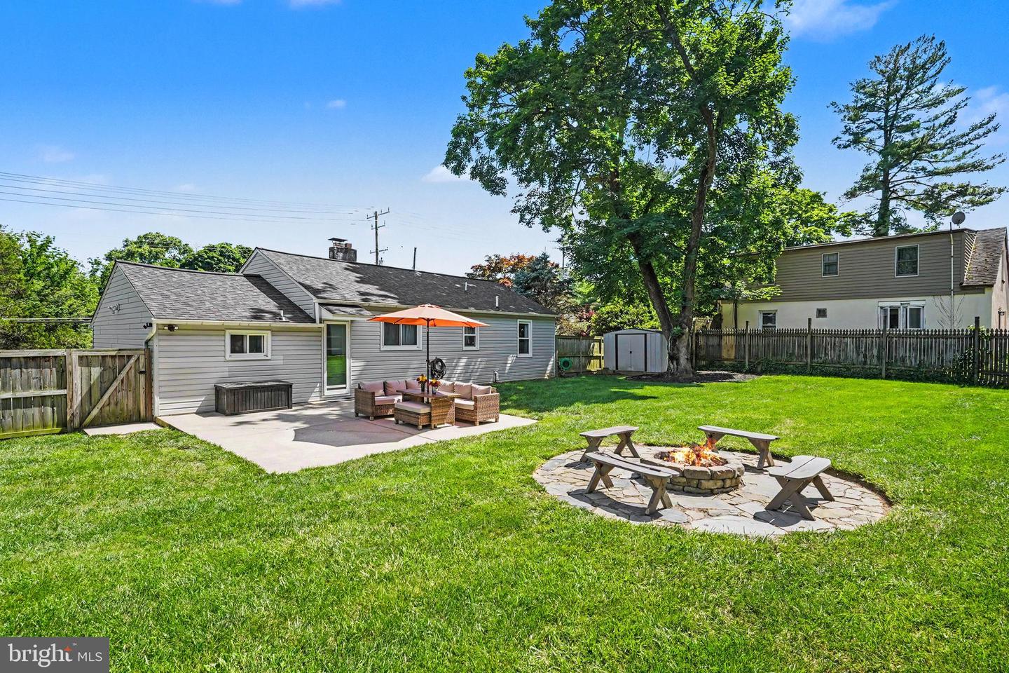 6 E Macphail Rd Property Photo 30