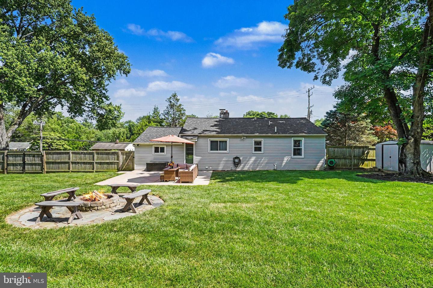 6 E Macphail Rd Property Photo 32