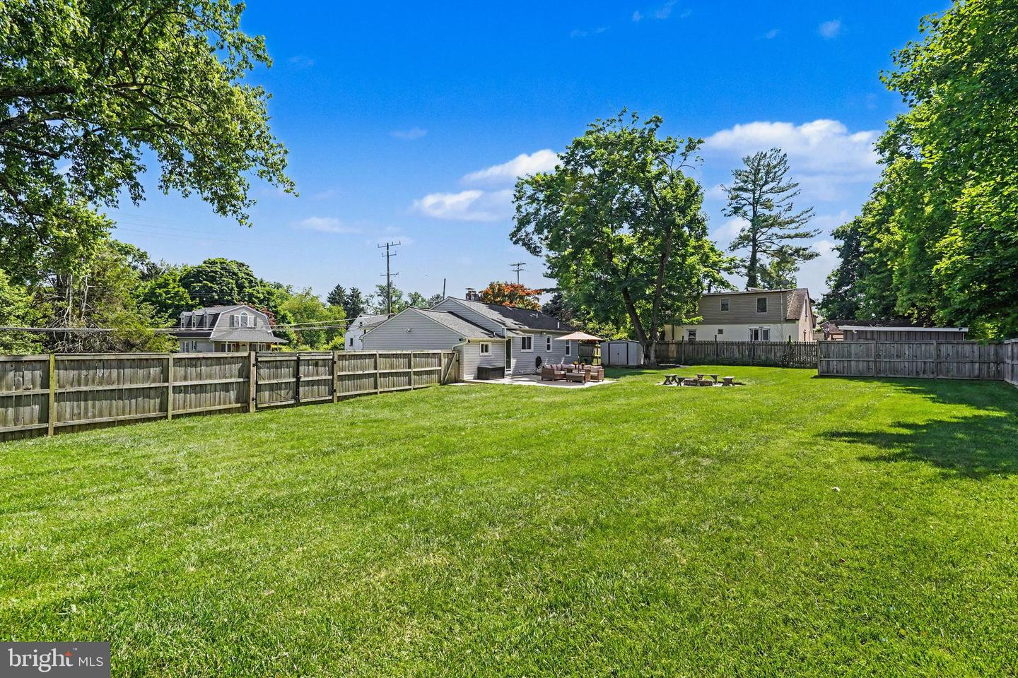 6 E Macphail Rd Property Photo 36