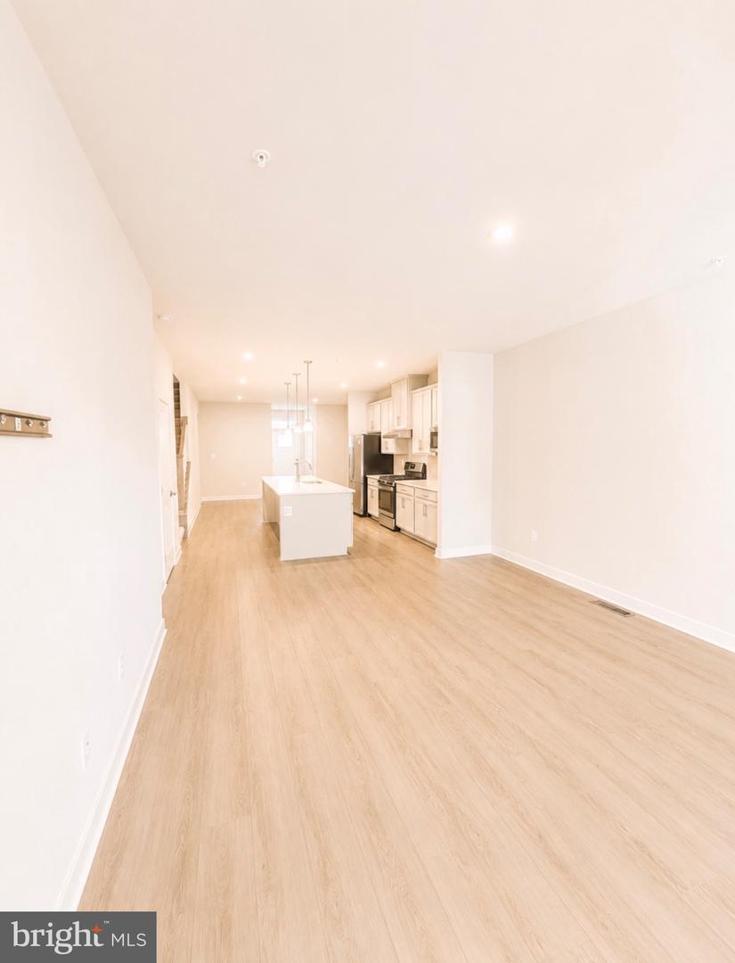 2428 Steamboat Way Property Photo 8