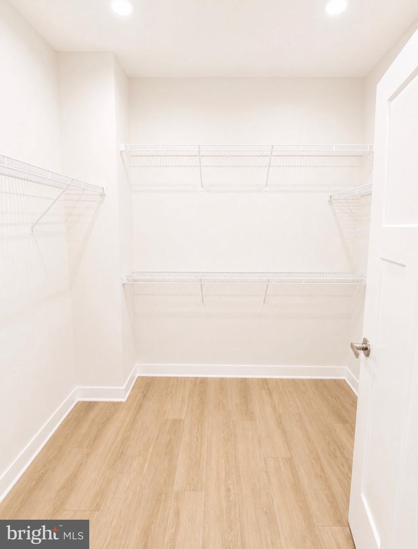 2428 Steamboat Way Property Photo 18