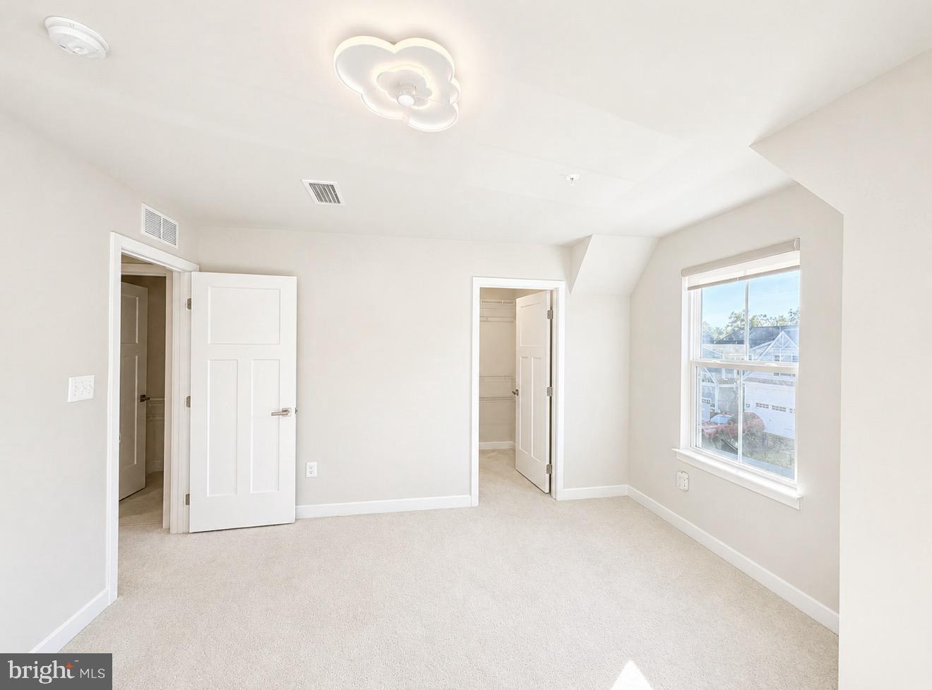 2428 Steamboat Way Property Photo 21