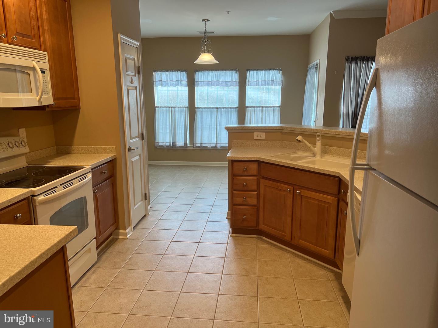 812 Long Dr #812-f Property Photo 2
