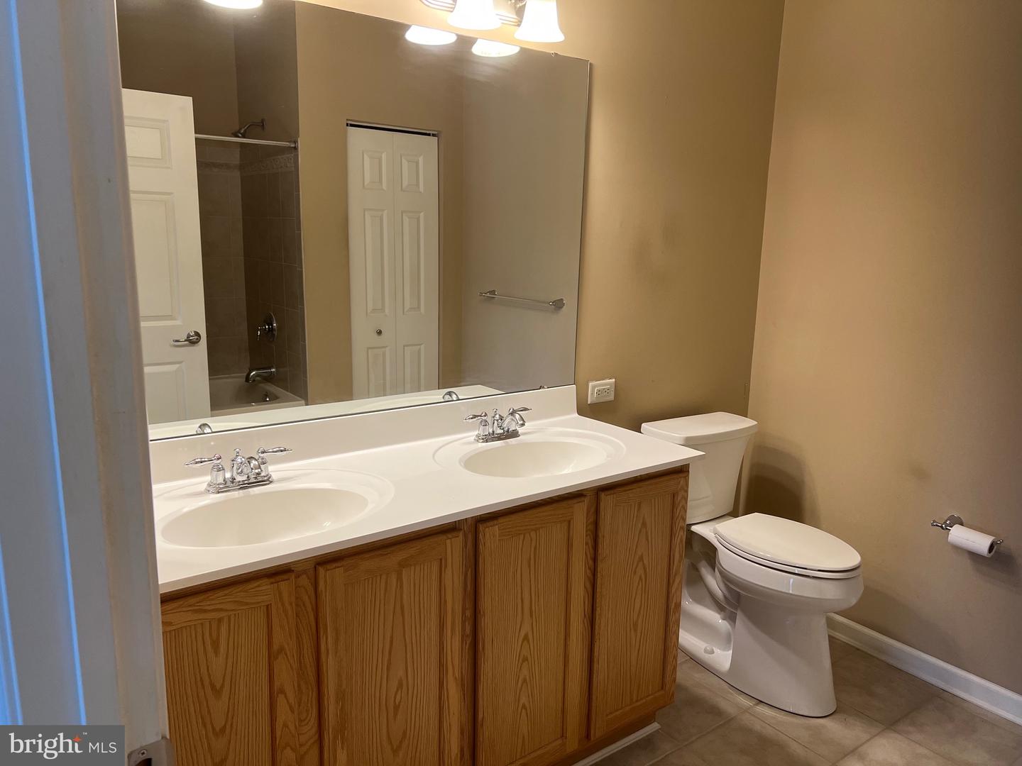 812 Long Dr #812-f Property Photo 9
