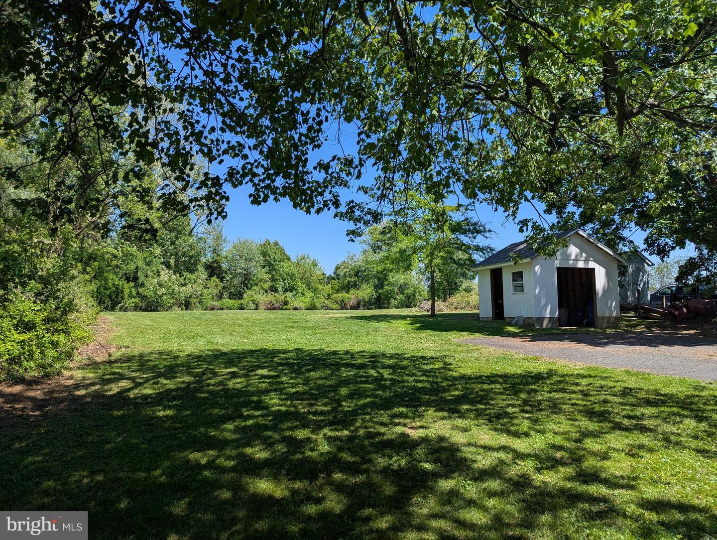 2215 Ady Rd Property Photo 10