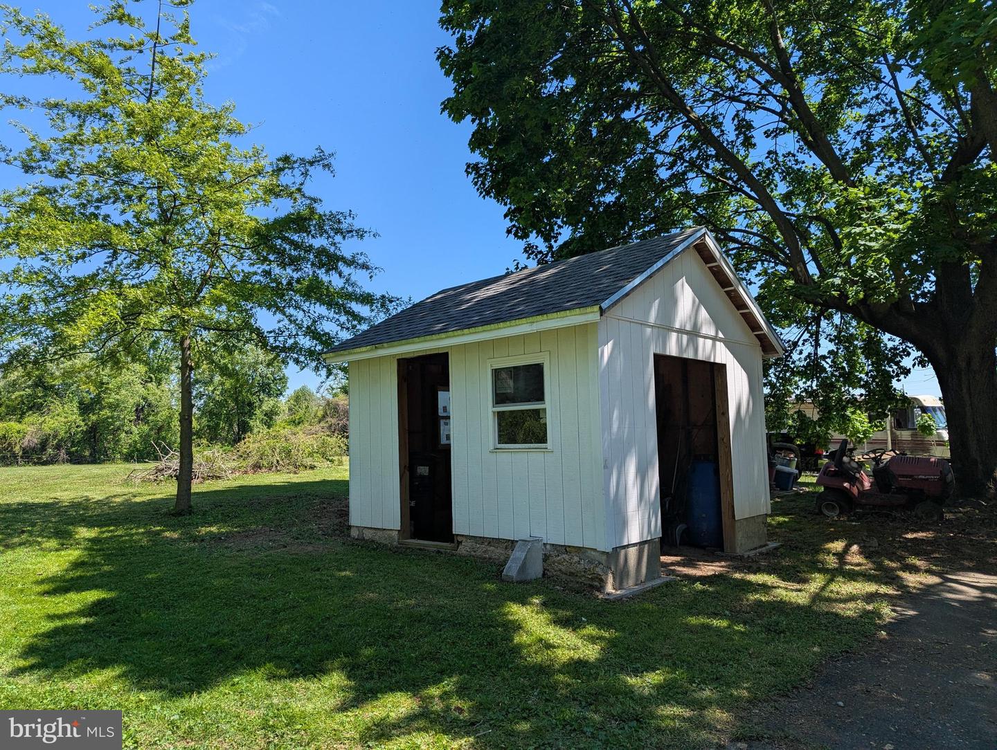 2215 Ady Rd Property Photo 14