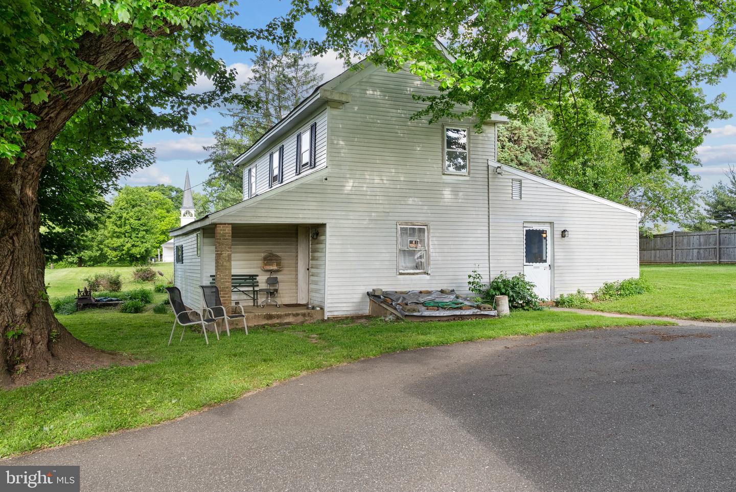 3335 Charles St Property Photo 2