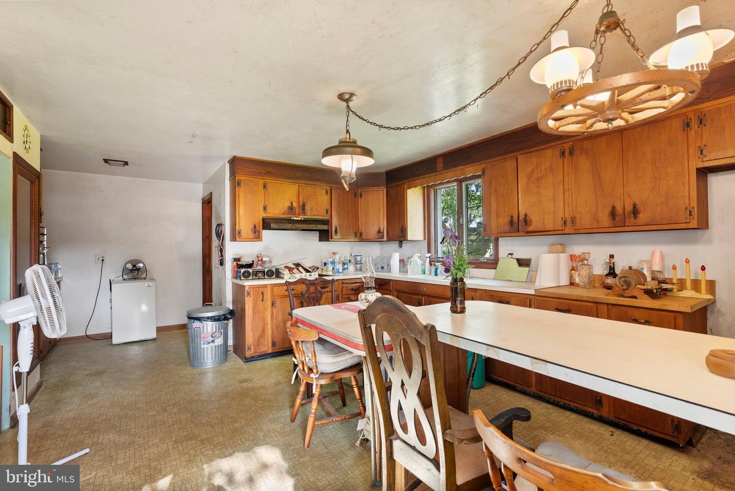 3335 Charles St Property Photo 8