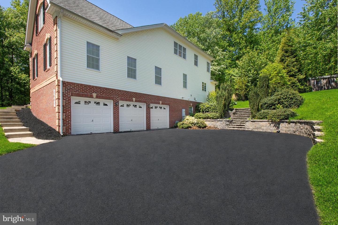 1601 Rushing Stream Ct Property Photo 7