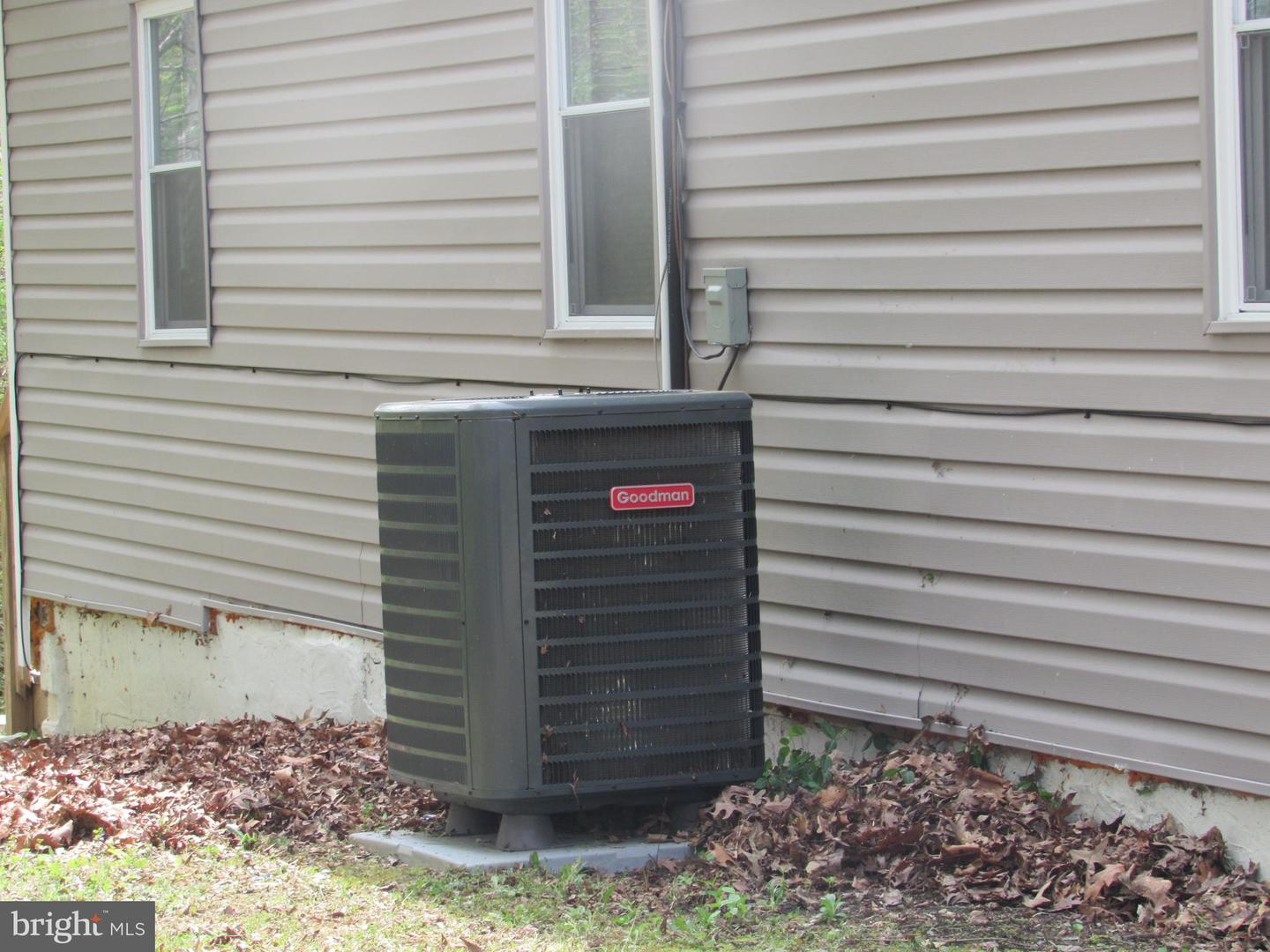 1533 Mitchell Ln Property Photo 4