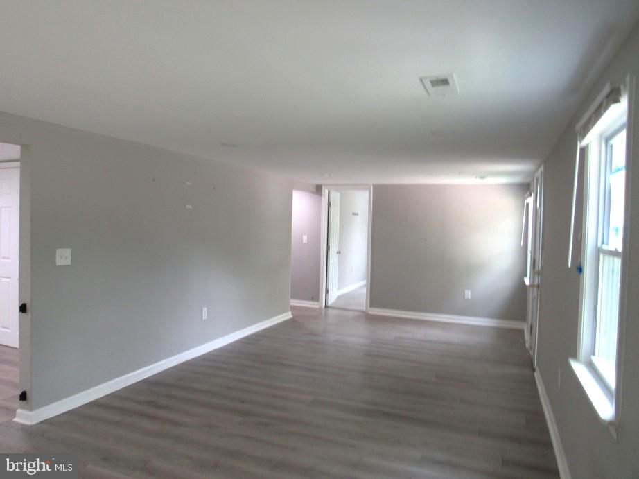 1533 Mitchell Ln Property Photo 5