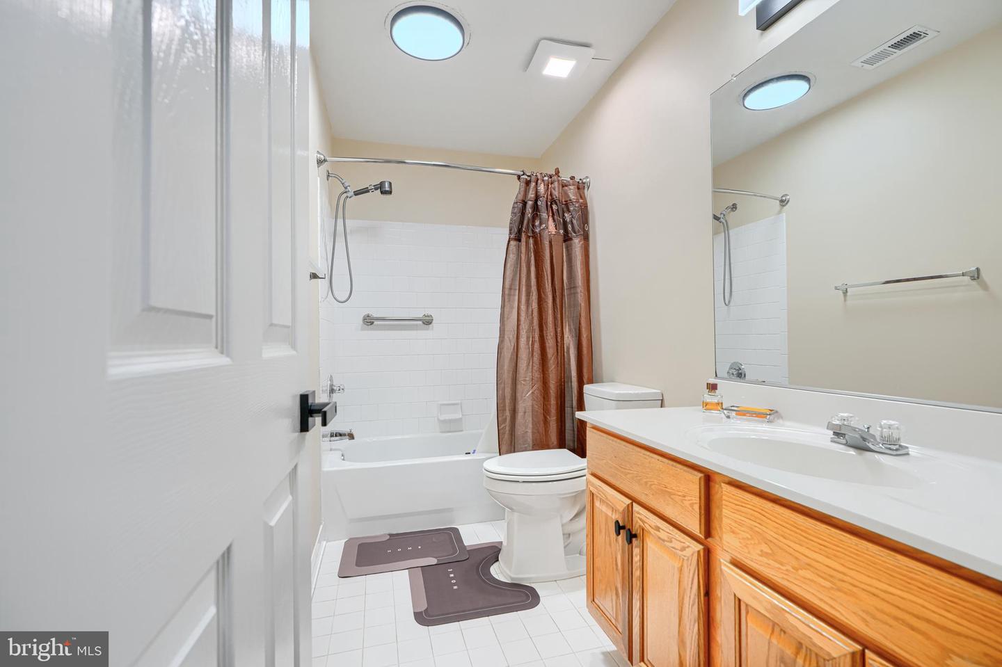 704 Greenglade Ct Property Photo 16