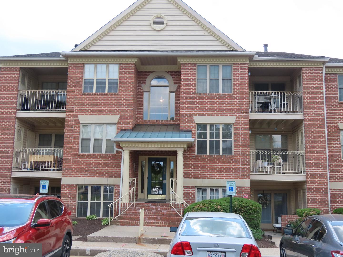 1714 LANDMARK DR #1J