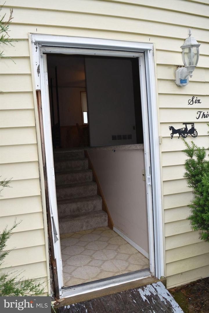 631 Webb St Property Photo 9