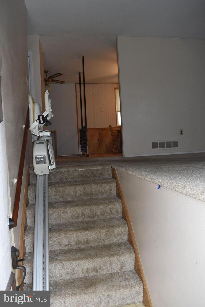 631 Webb St Property Photo 10