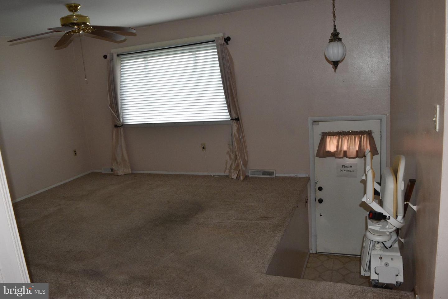631 Webb St Property Photo 13