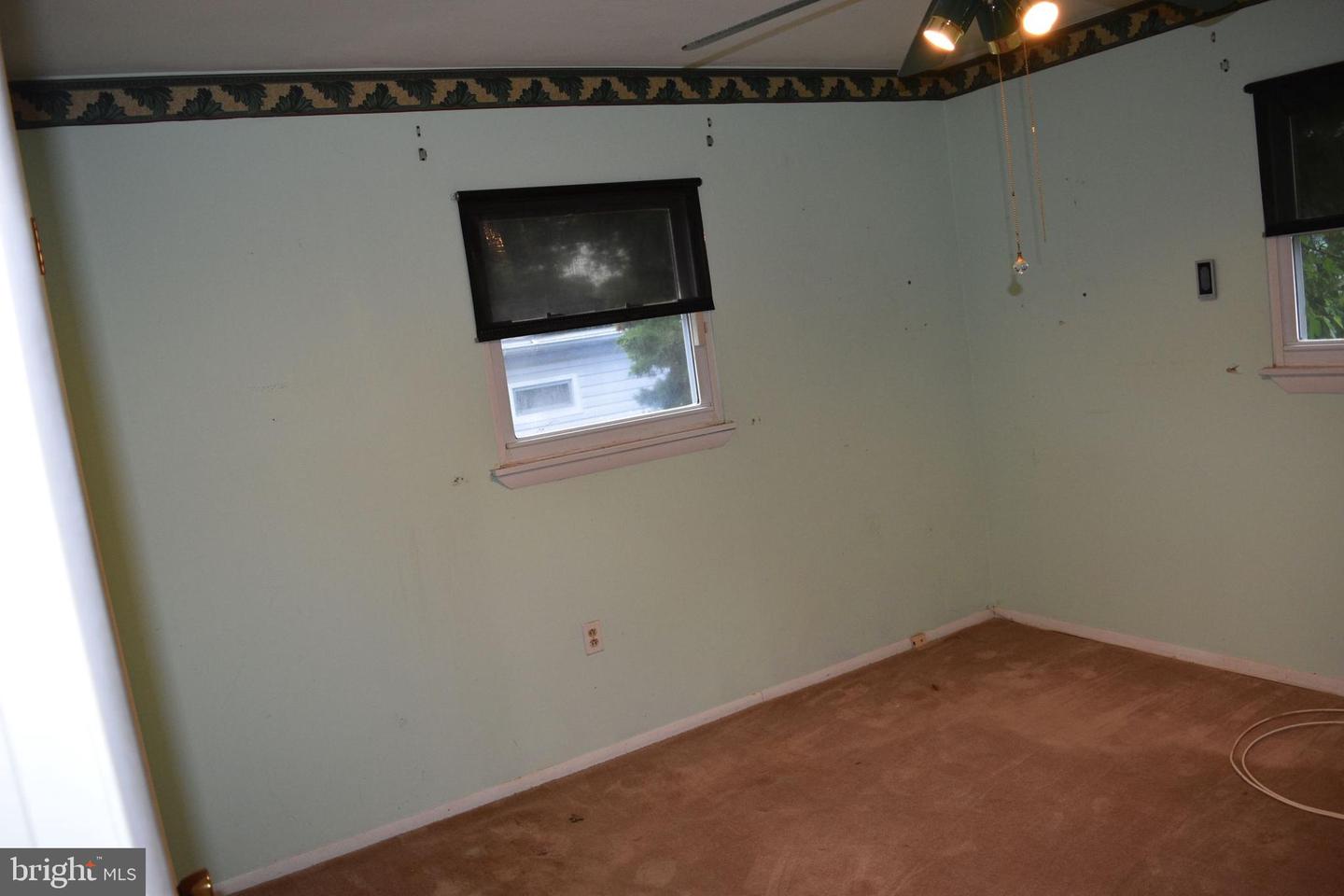 631 Webb St Property Photo 26