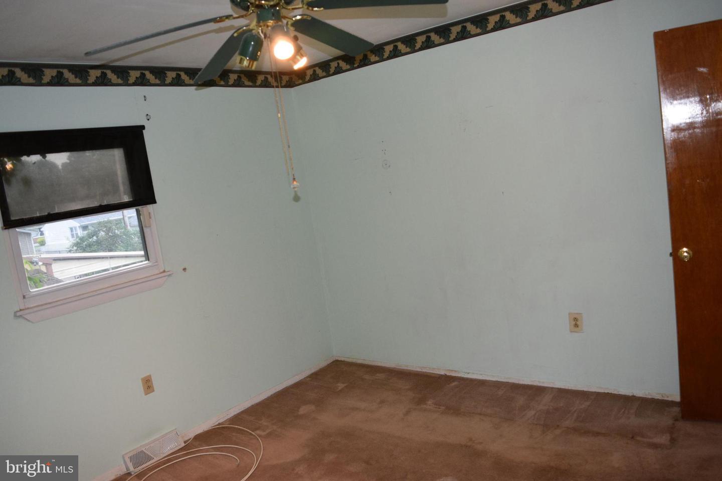 631 Webb St Property Photo 27