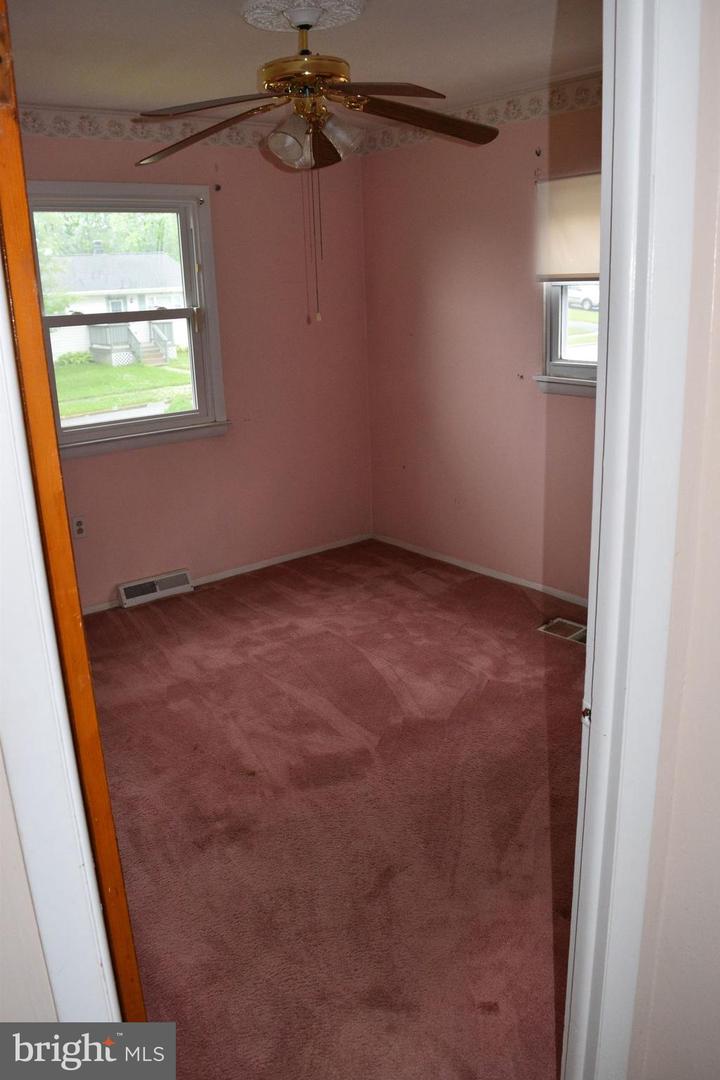 631 Webb St Property Photo 29