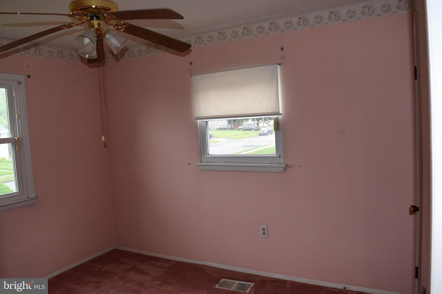 631 Webb St Property Photo 30