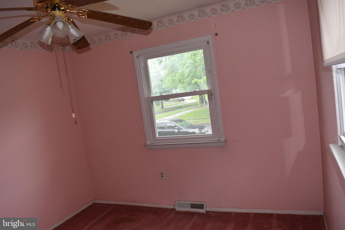 631 Webb St Property Photo 31