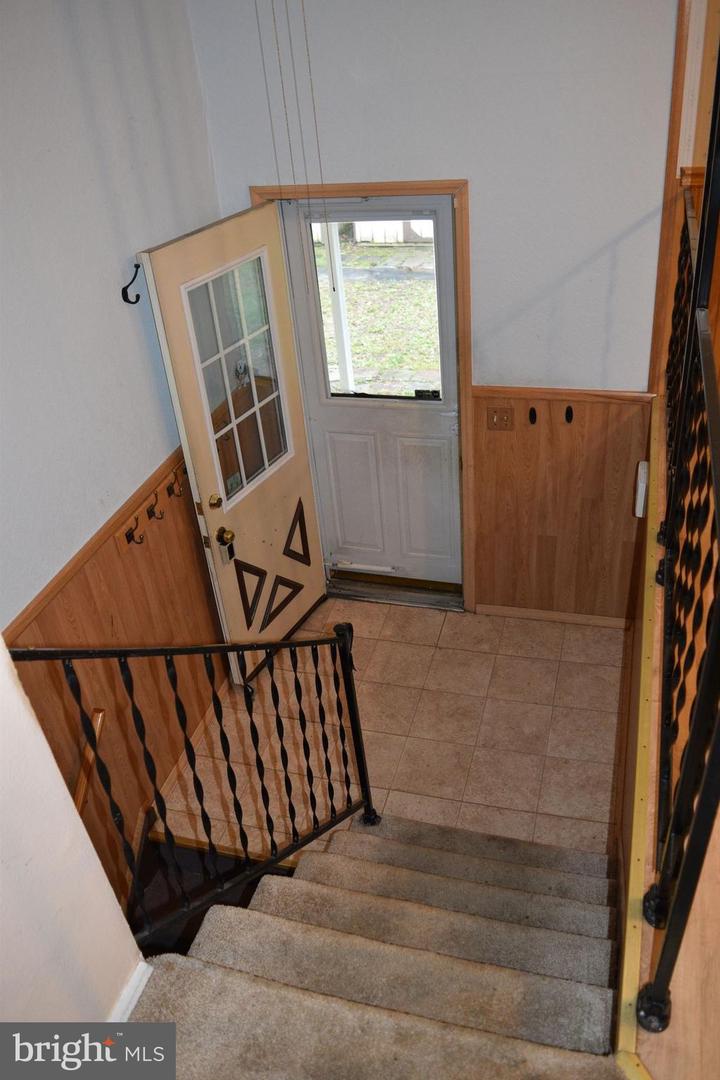 631 Webb St Property Photo 34