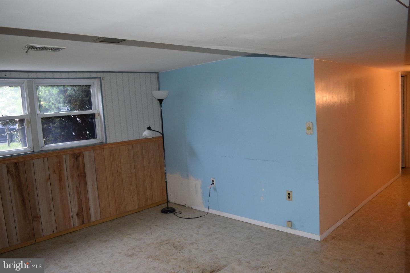 631 Webb St Property Photo 37