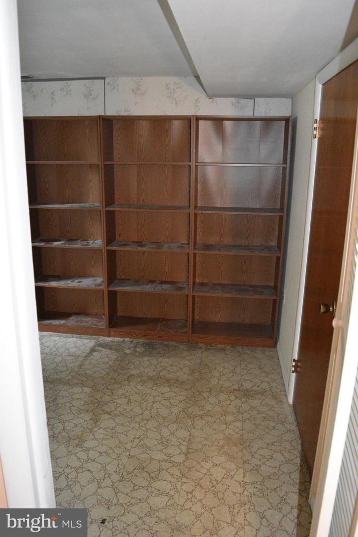 631 Webb St Property Photo 42