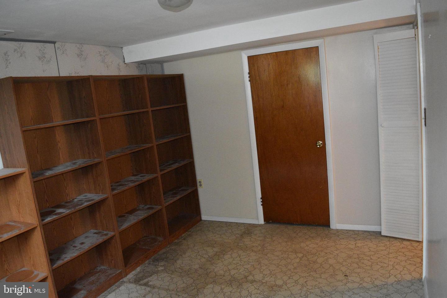 631 Webb St Property Photo 43
