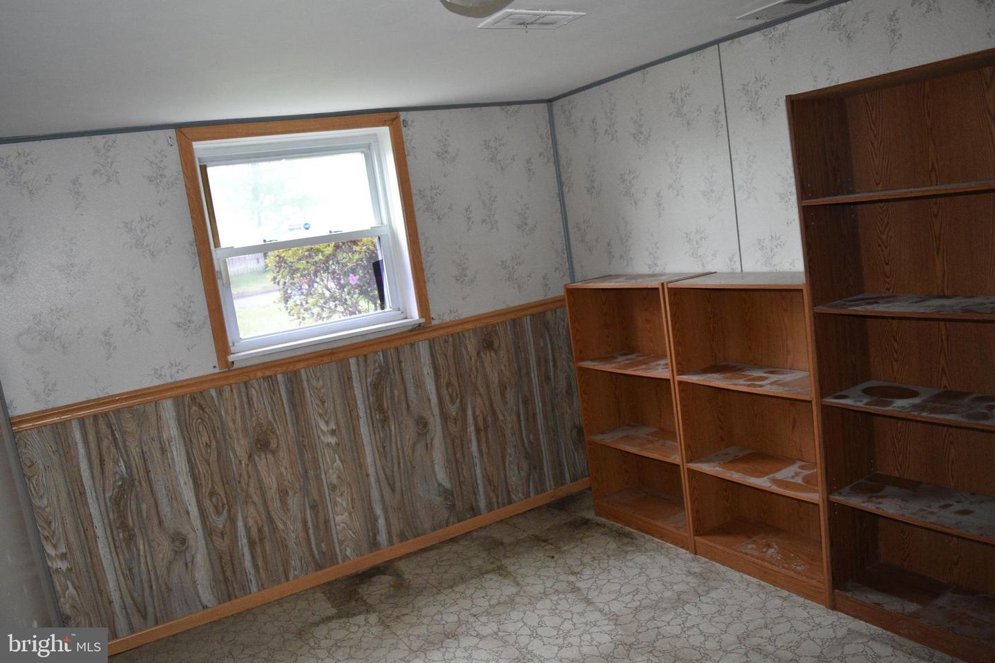 631 Webb St Property Photo 44