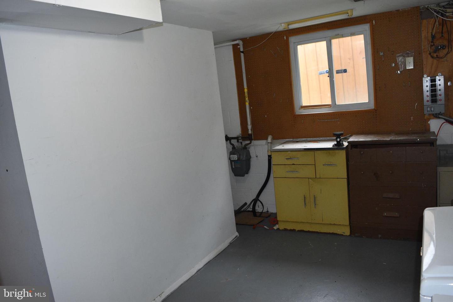 631 Webb St Property Photo 48