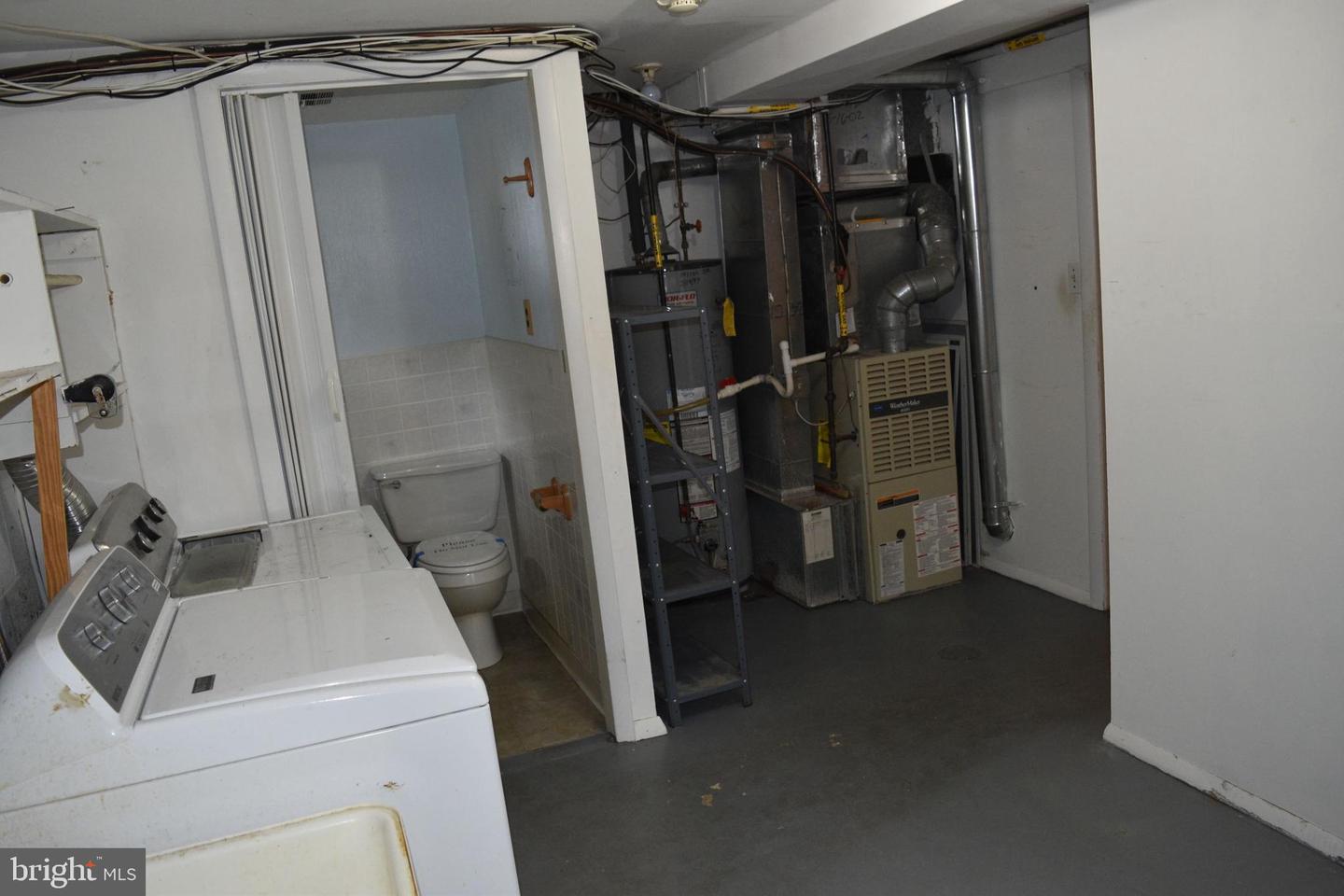 631 Webb St Property Photo 49