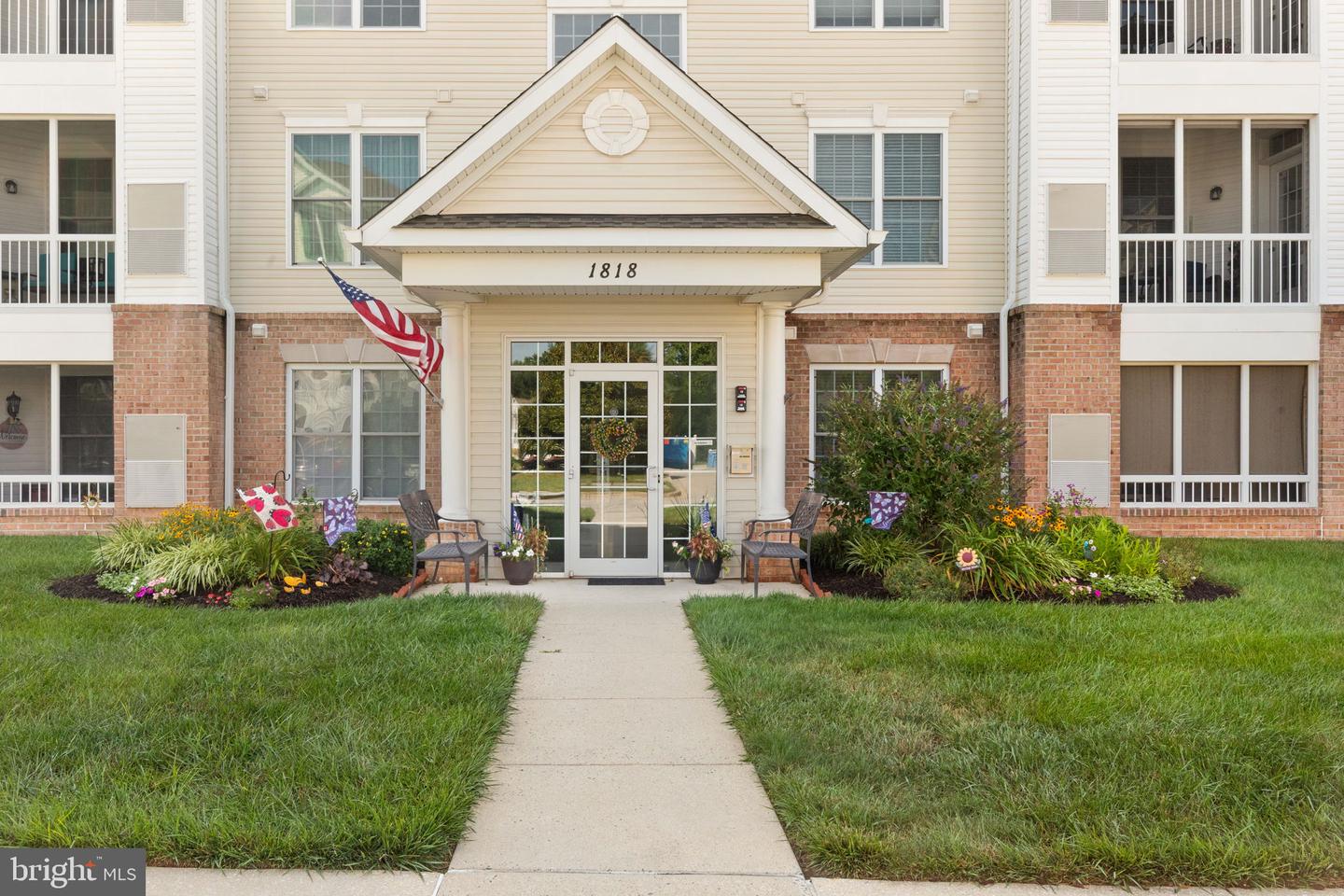 1818 Selvin Dr #301 Property Photo 2