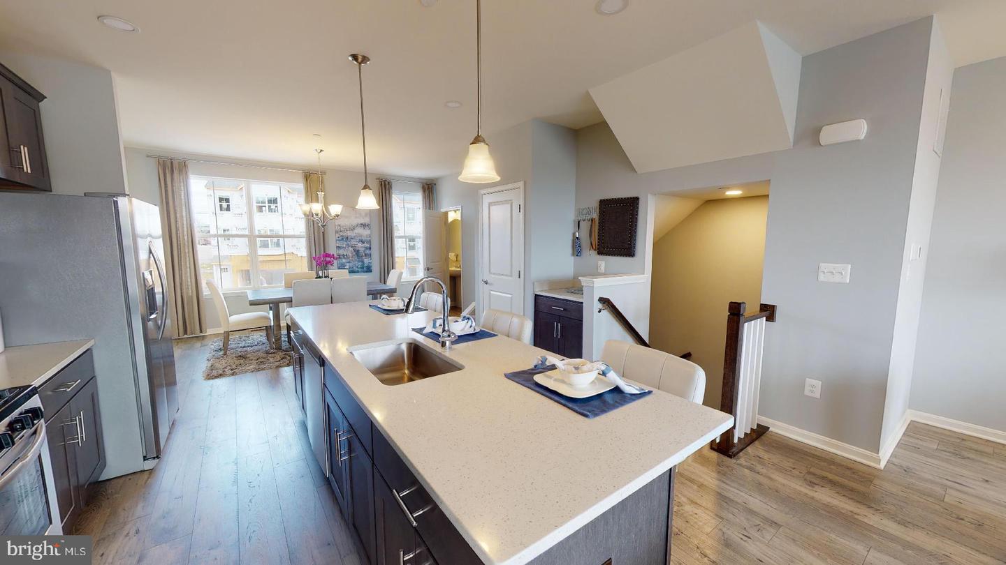 324 Aqua Sq Property Photo 3