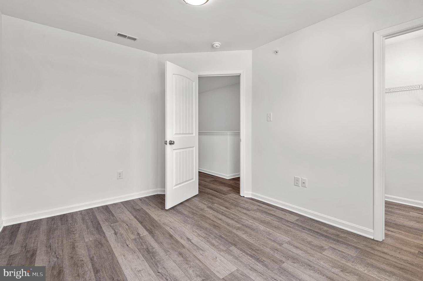 758 Bur Oak Ct Property Photo 24