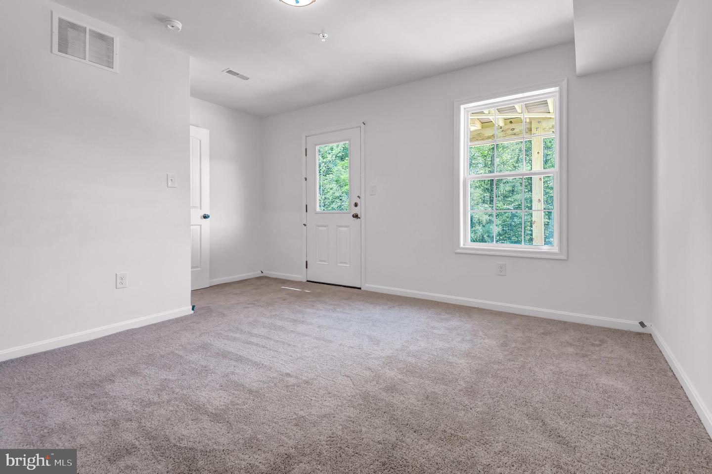718 Bur Oak Ct Property Photo 19