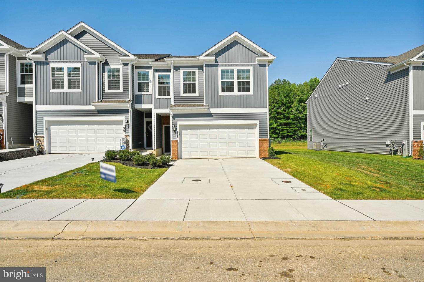 1715 CARVER CIR Property Photo 1