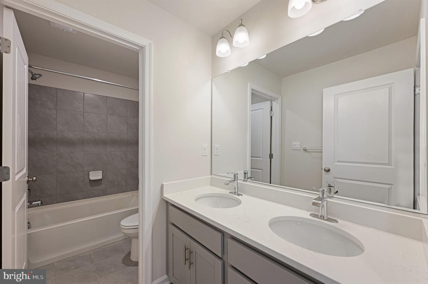 1715 Carver Cir Property Photo 28