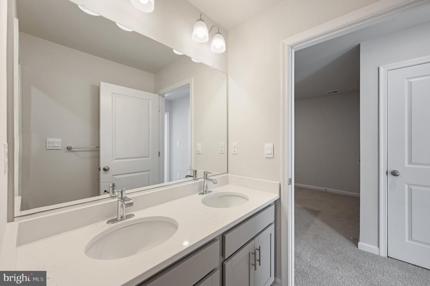 1715 Carver Cir Property Photo 29