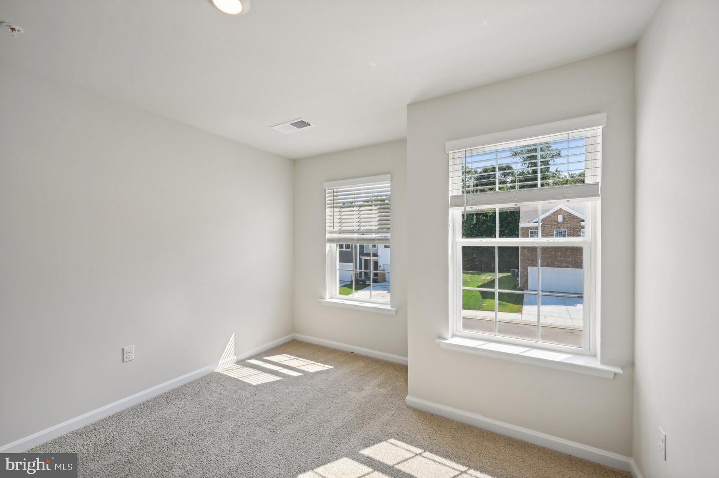1715 Carver Cir Property Photo 31