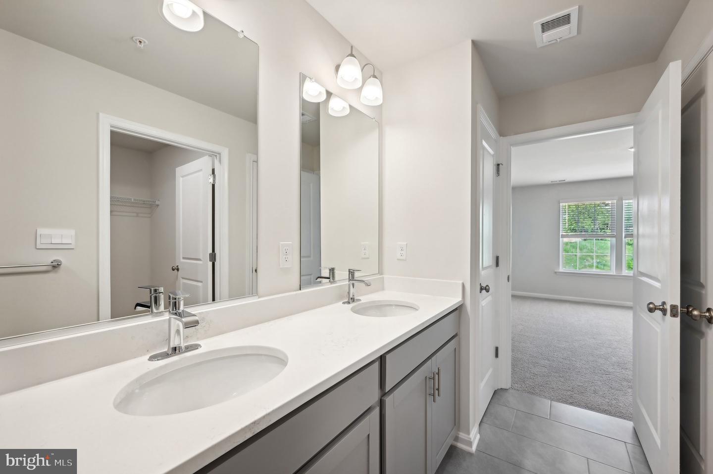 1715 Carver Cir Property Photo 48