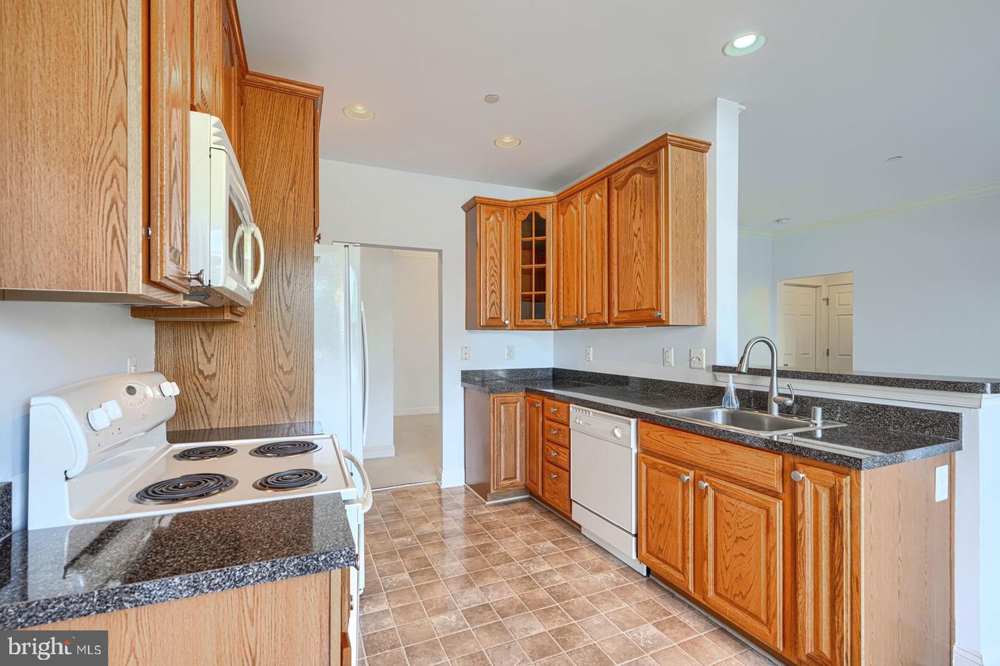 1604 Martha Ct #201 Property Photo 12