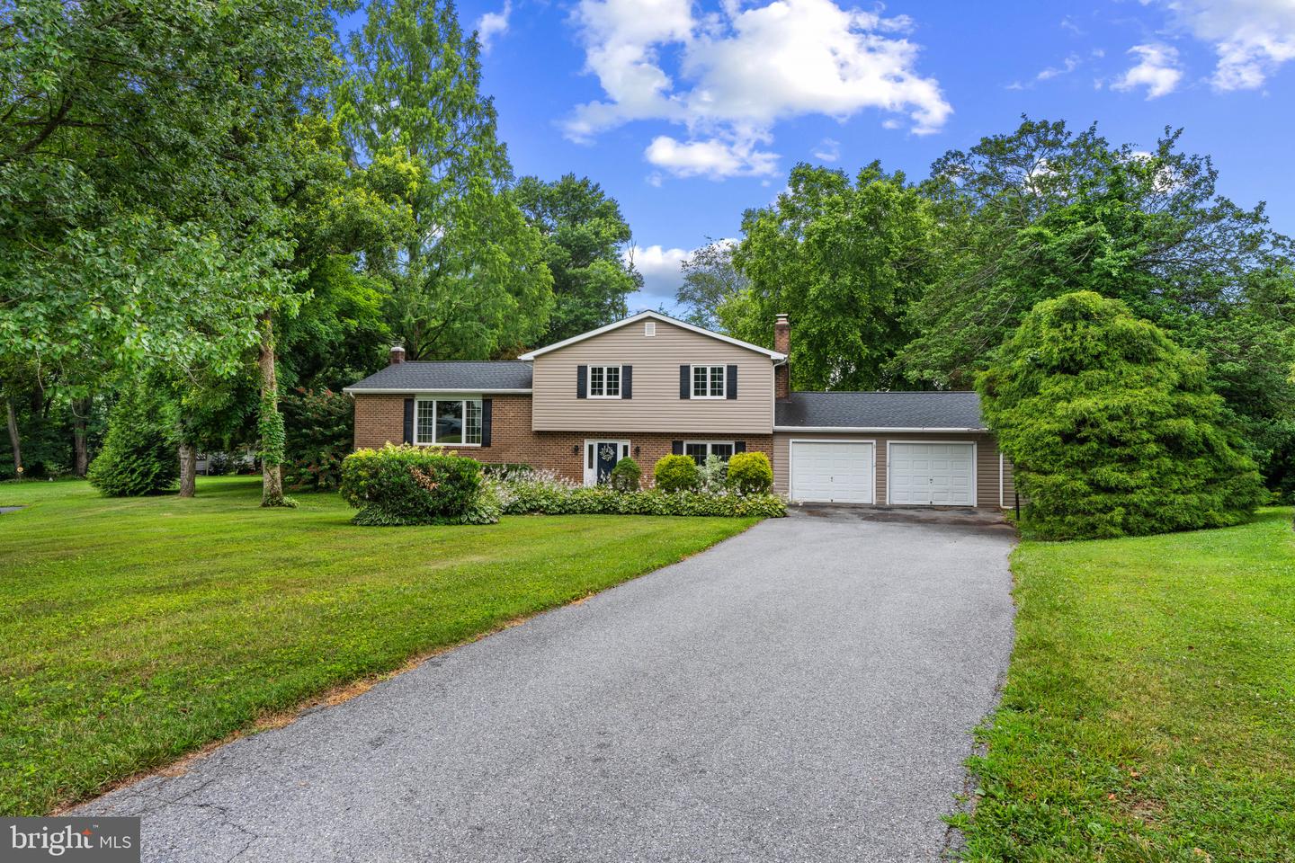 2700 Hunting Ridge Ct Property Photo 1