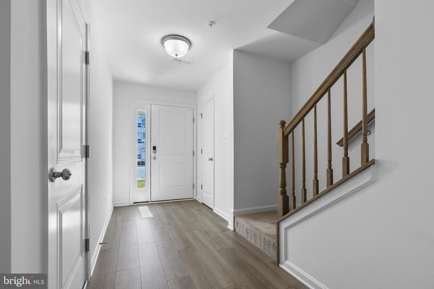 379 Hackley Dr Property Photo 3