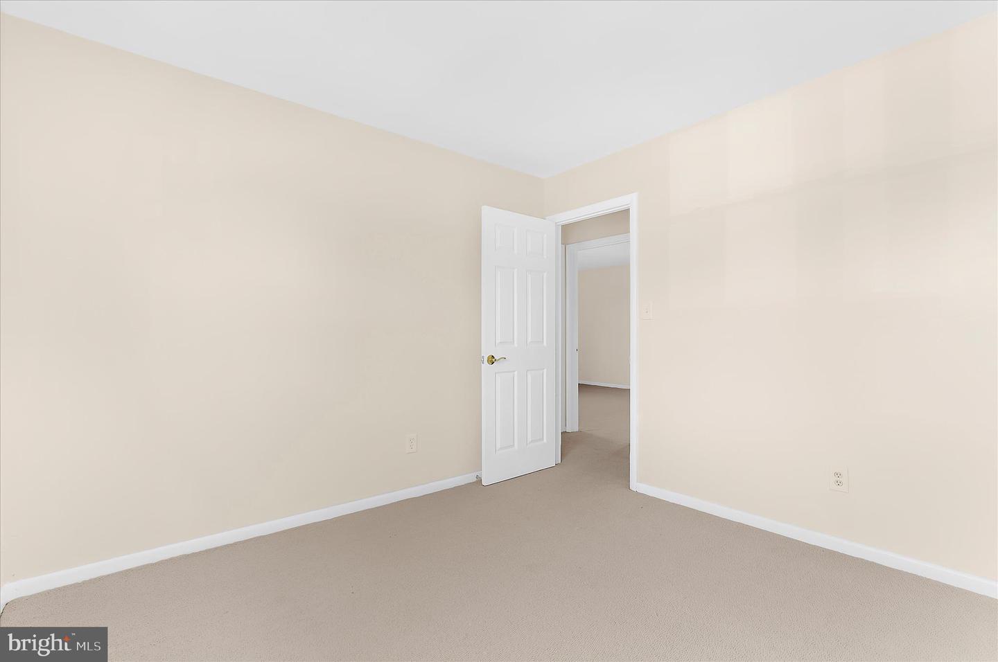 35 Neptune Dr Property Photo 48
