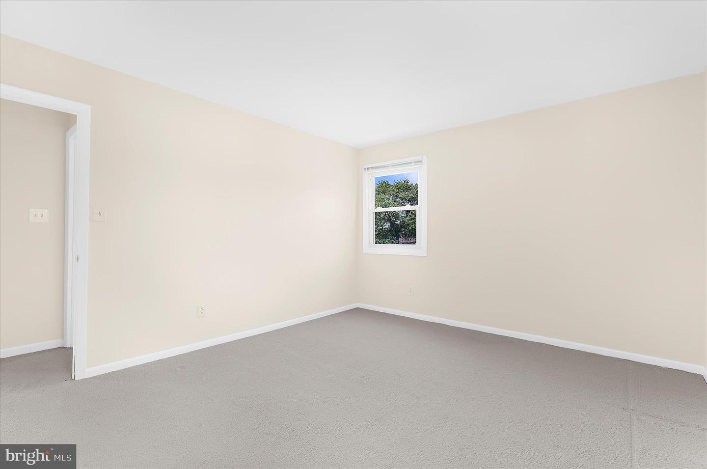 35 Neptune Dr Property Photo 51