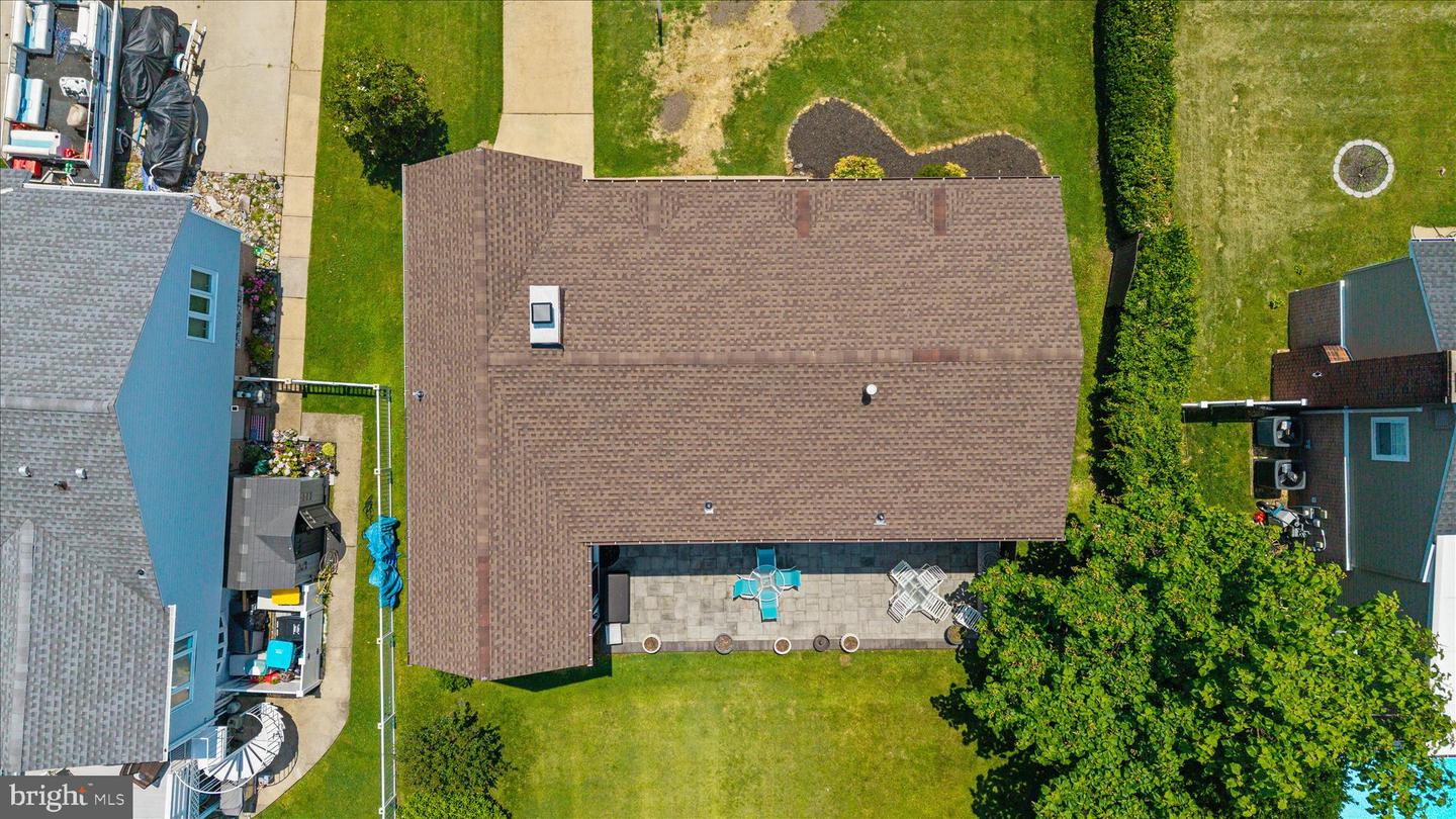 35 Neptune Dr Property Photo 64