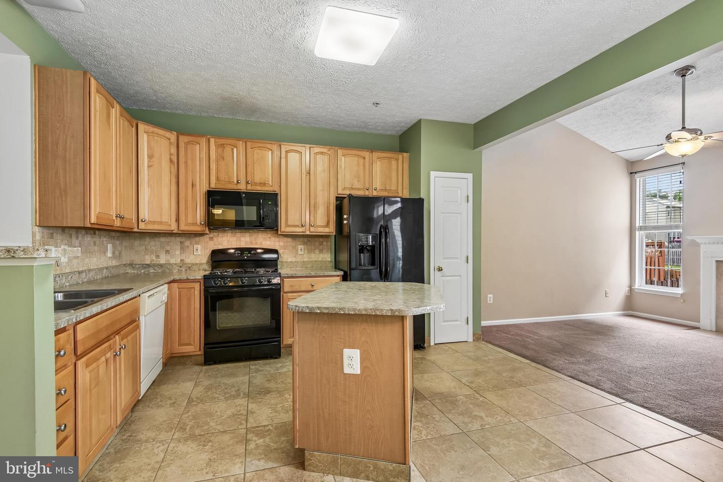413 Foreland Garth Property Photo 19