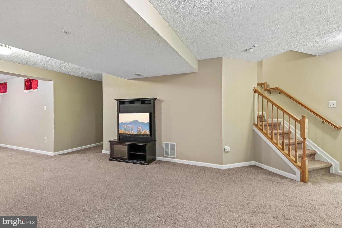 413 Foreland Garth Property Photo 37
