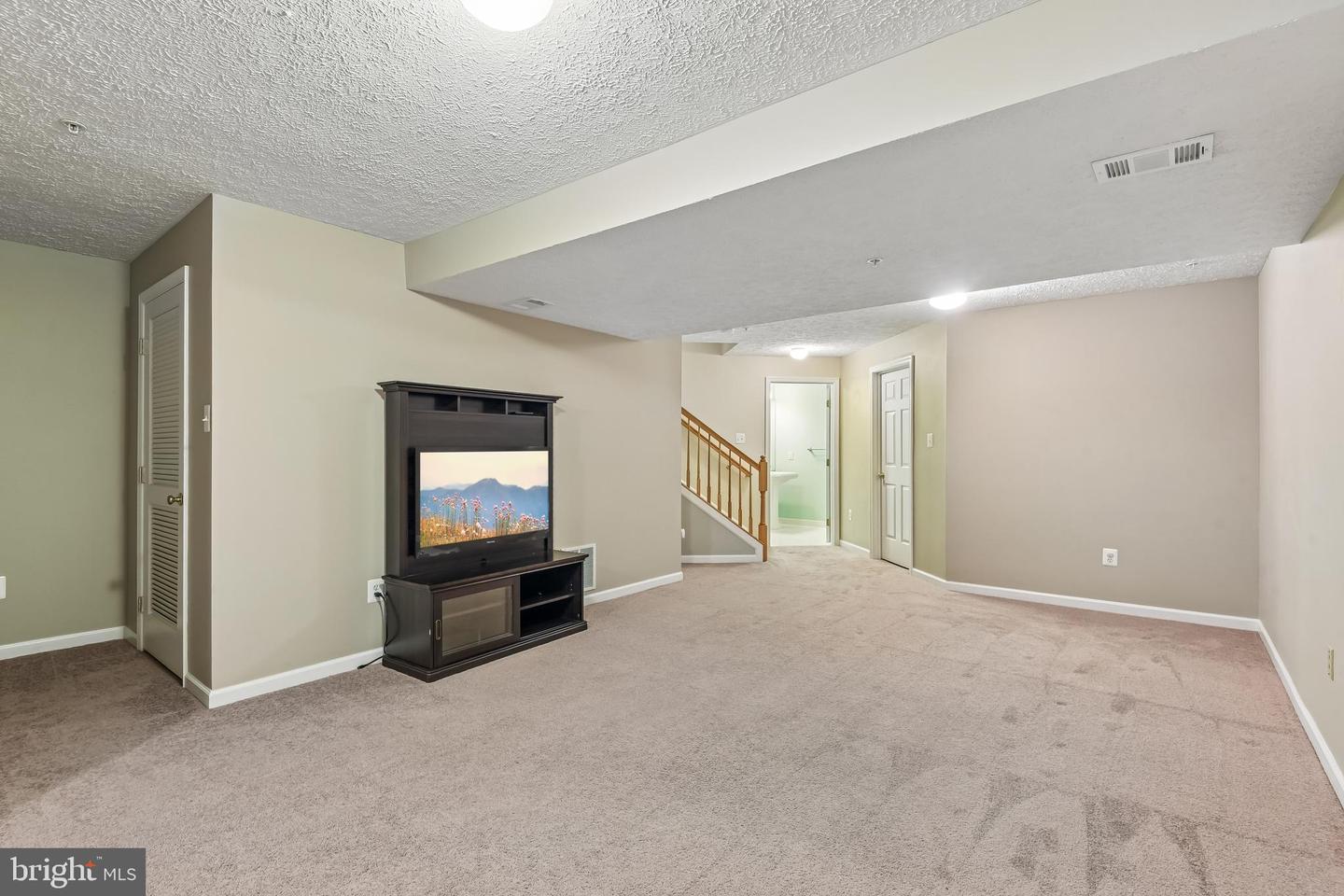 413 Foreland Garth Property Photo 38